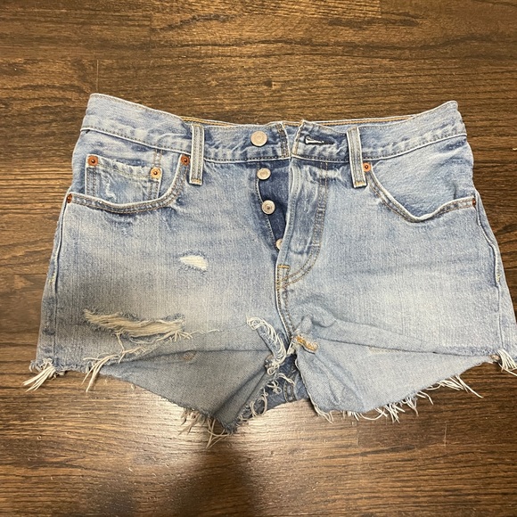 Levi jean shorts - Picture 2 of 2